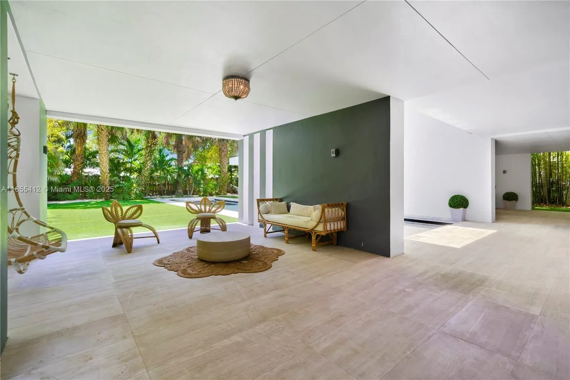 Photo of 545 SABAL PALM