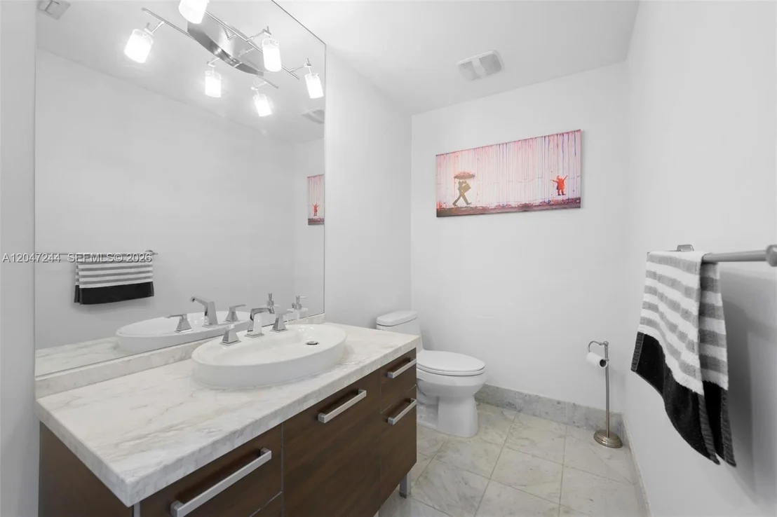 Photo of Unit 451 at 244 Biscayne Blvd