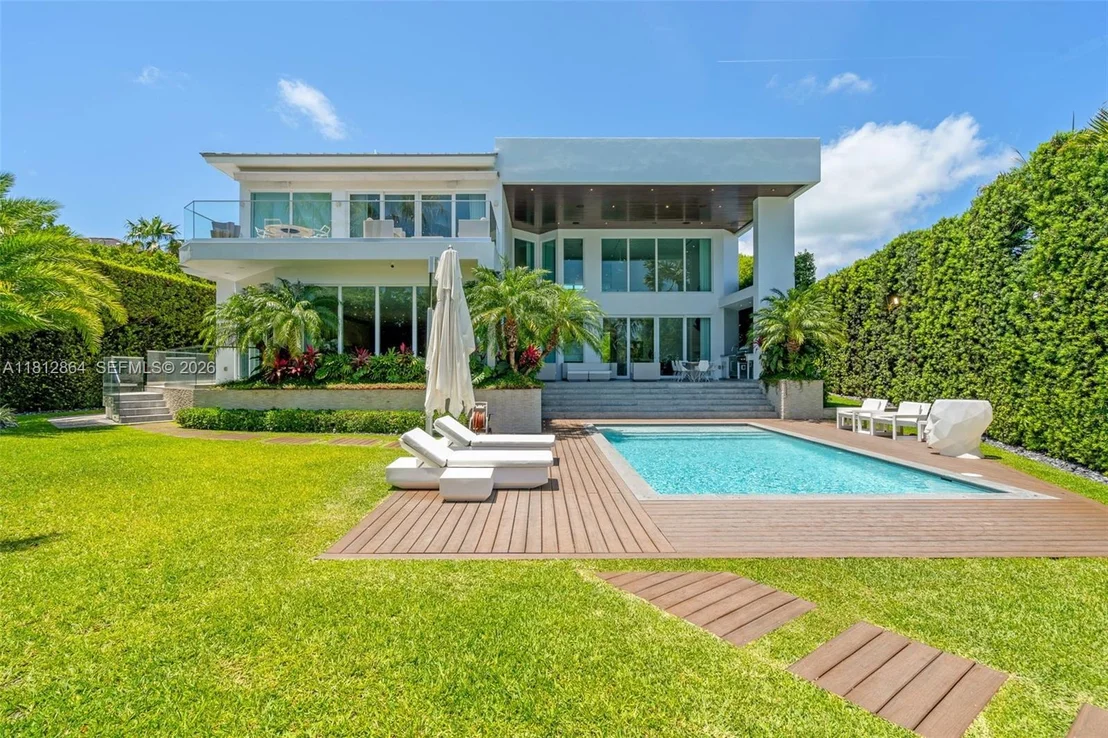 Photo of 420 Island Dr