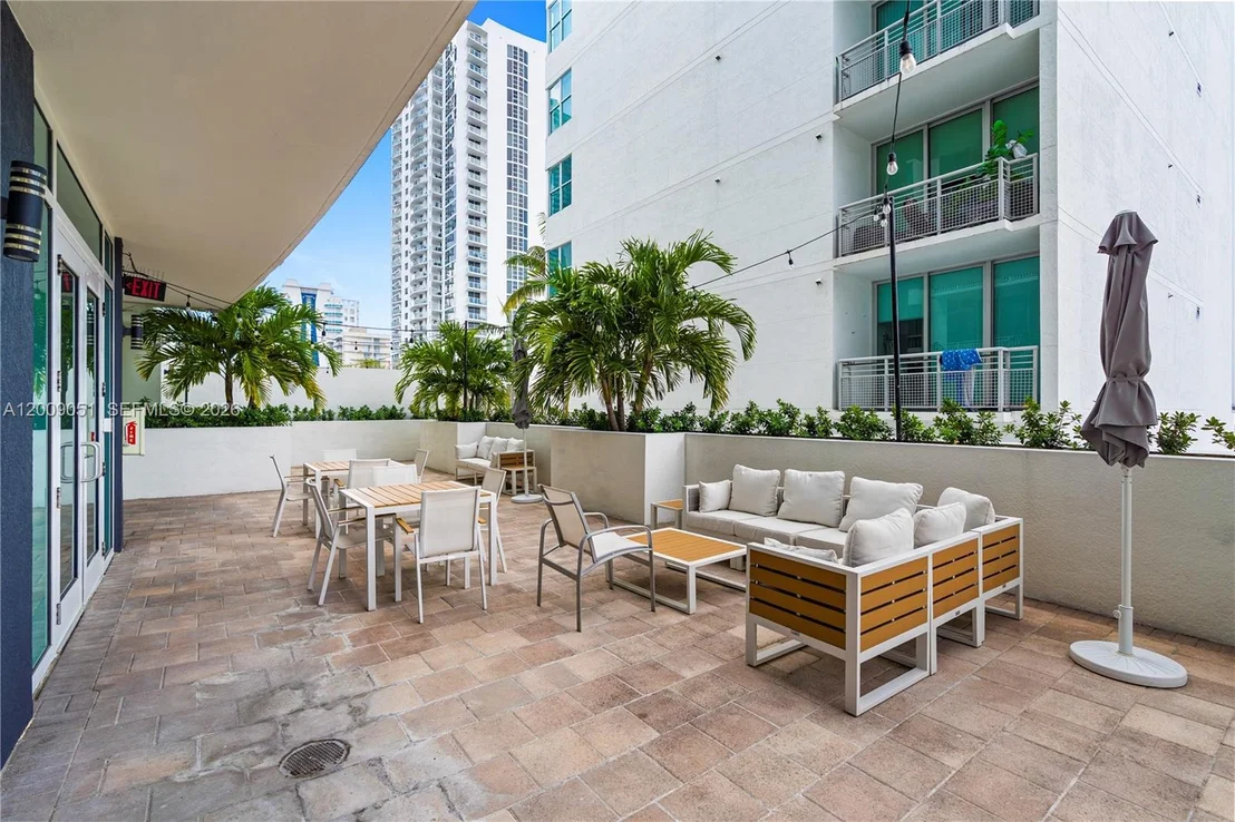 Photo of Unit 802 at 2275 Biscayne Blvd