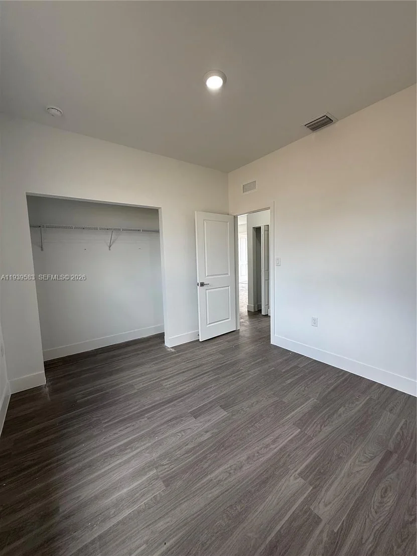 Photo of 1048 Jay Ct