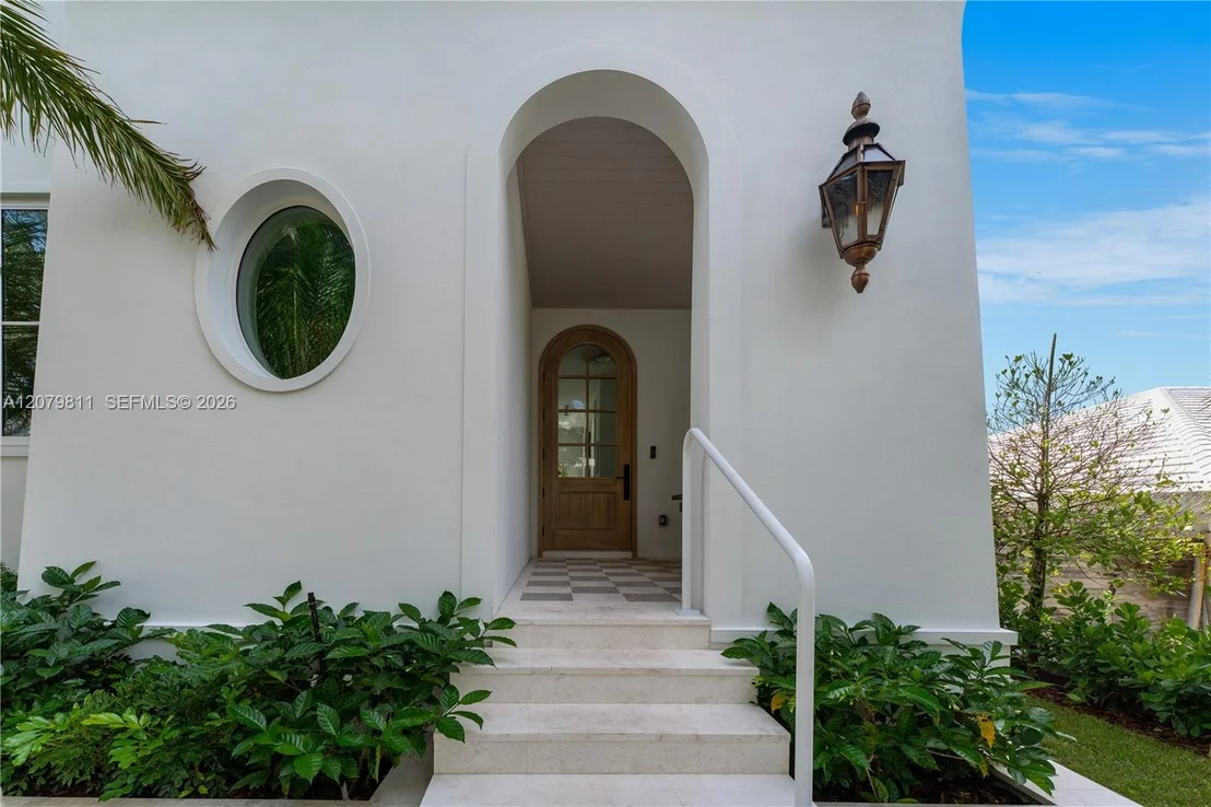 Photo of 544 Warren Ln
