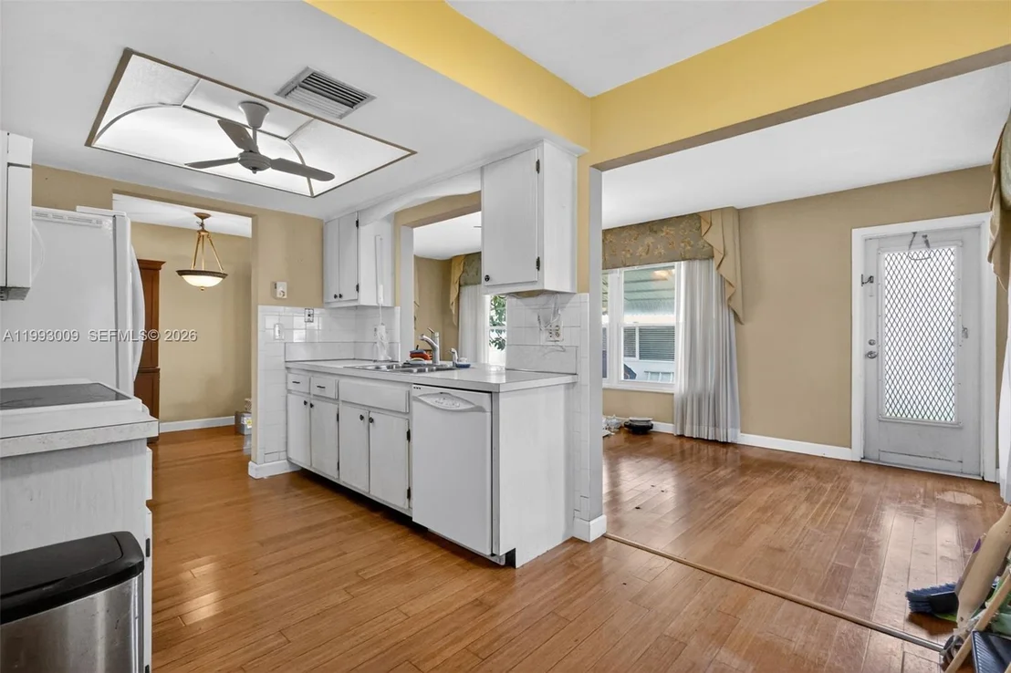 Photo of 1104 Ocean Ave