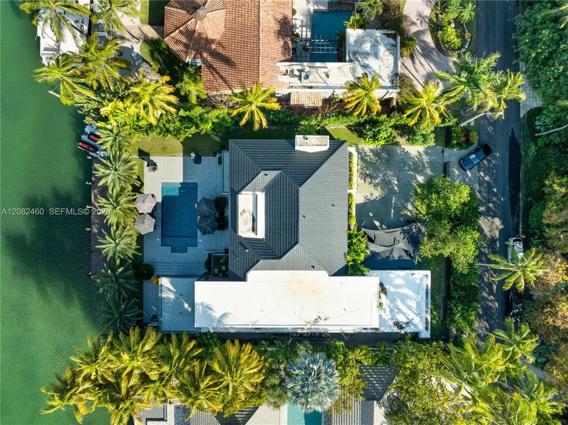 Photo of 131 Cape Florida Dr