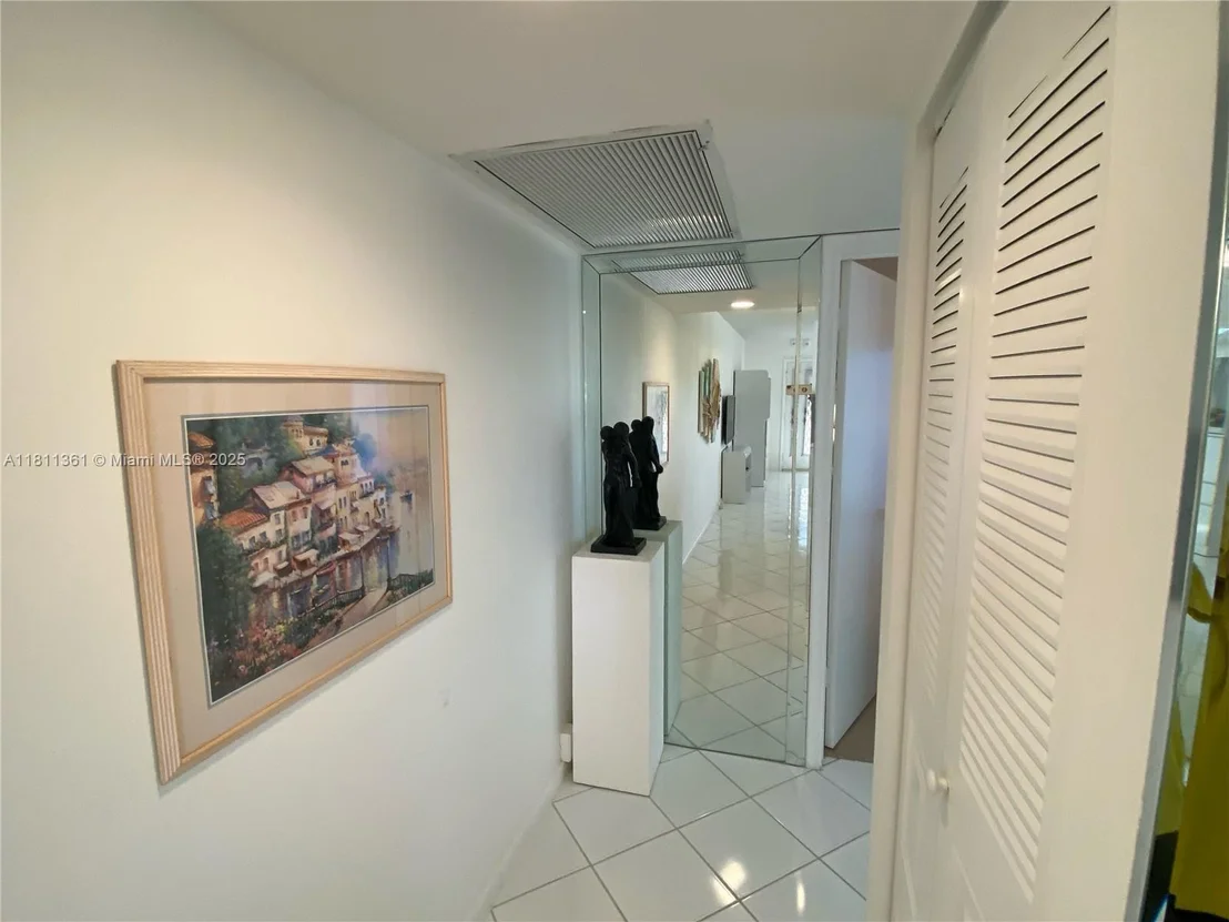 Photo of Unit G3 at 1902 Bermuda Cir
