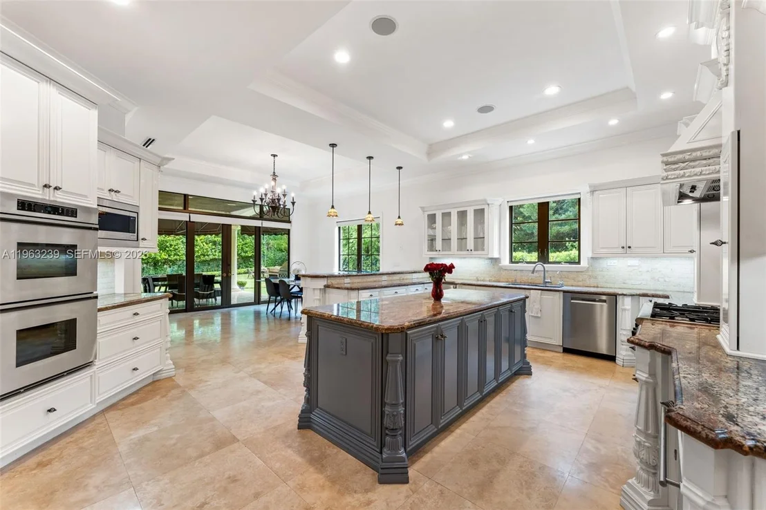 Photo of 11111 Killian Park Rd
