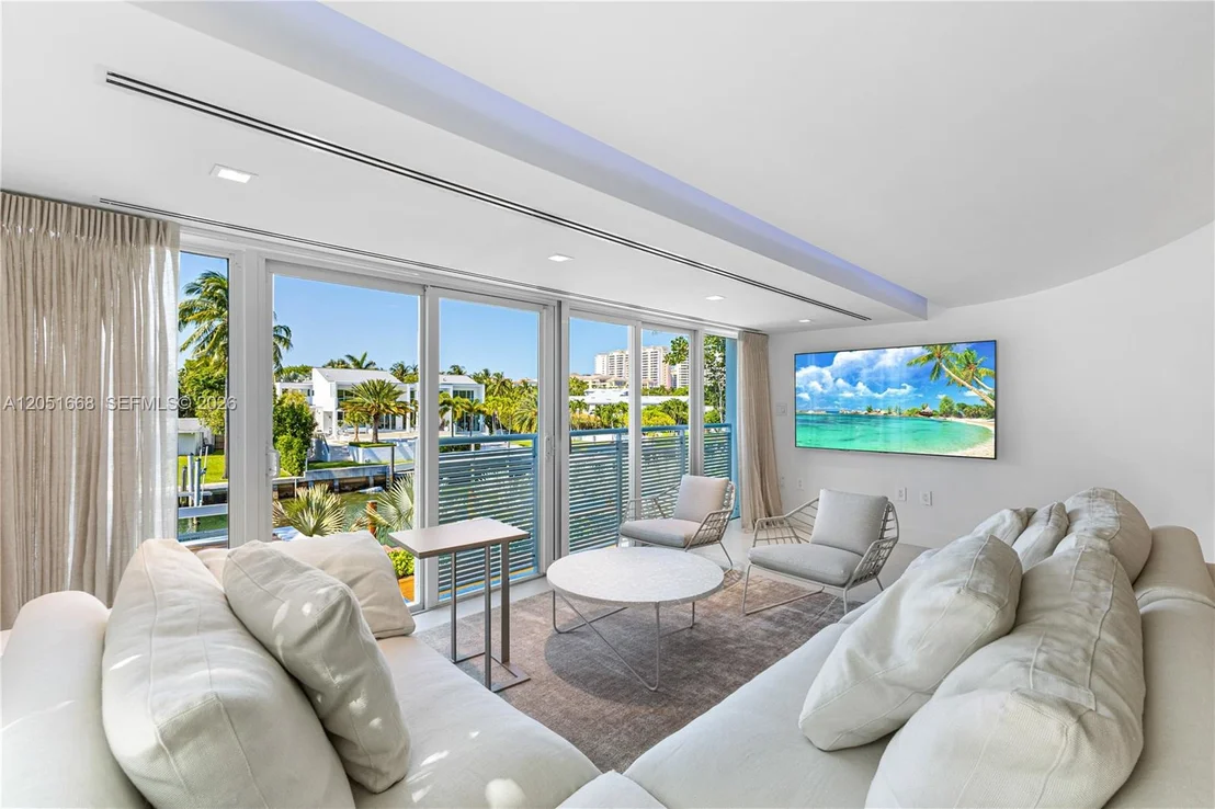 Photo of 161 Cape Florida Drive