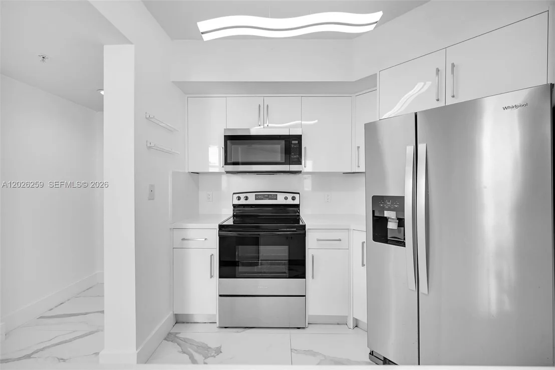 Photo of Unit 821 at 9201 Collins Ave