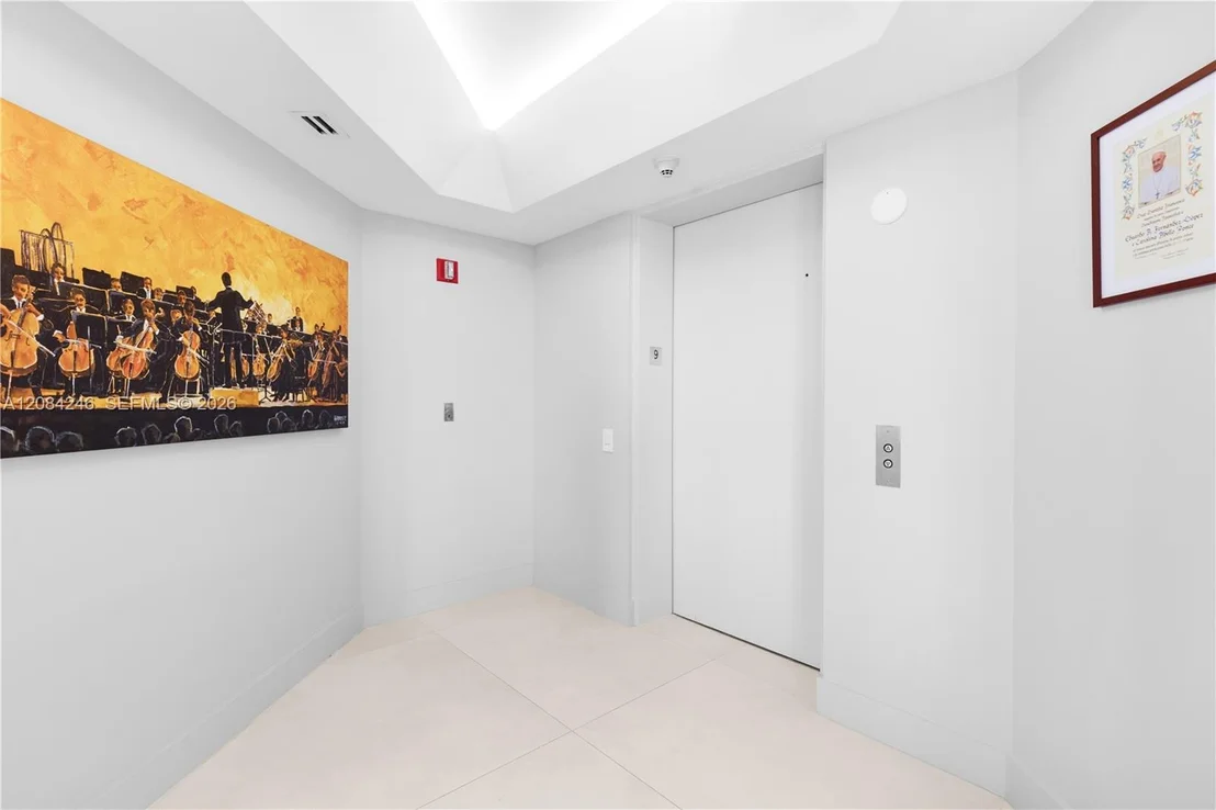 Photo of Unit 902 at 21050 Point Pl