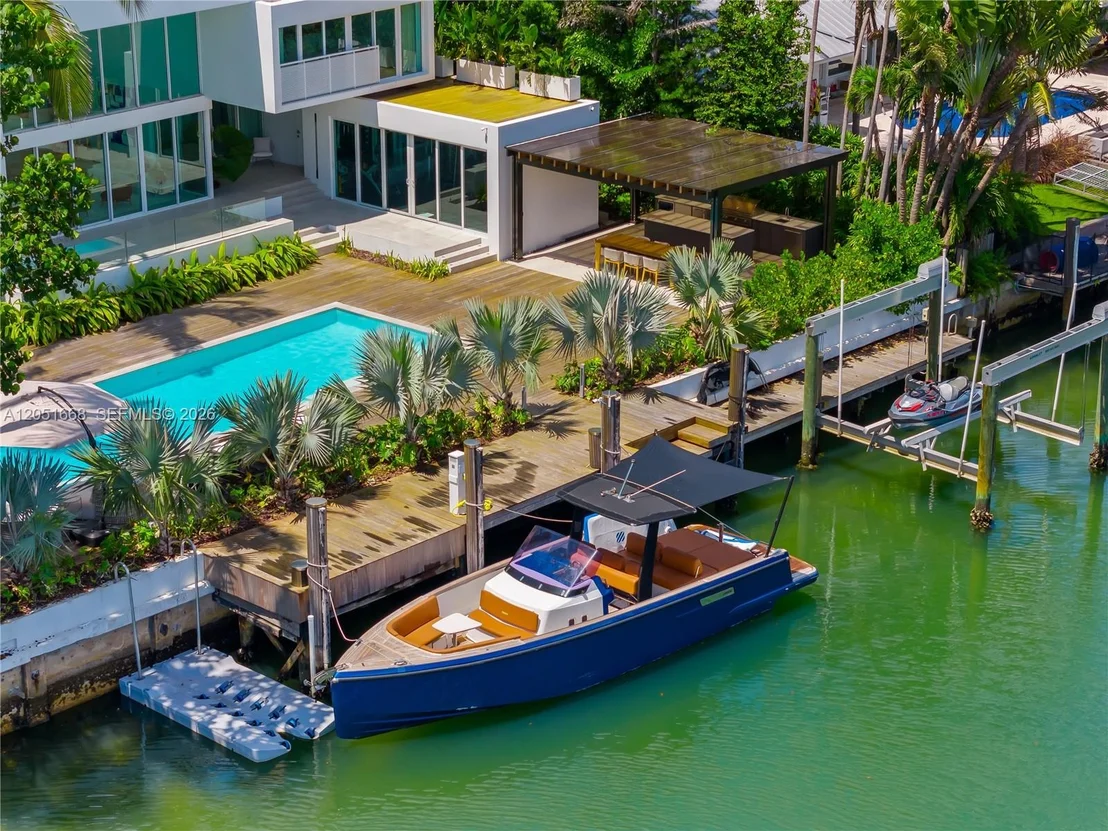 Photo of 161 Cape Florida Drive