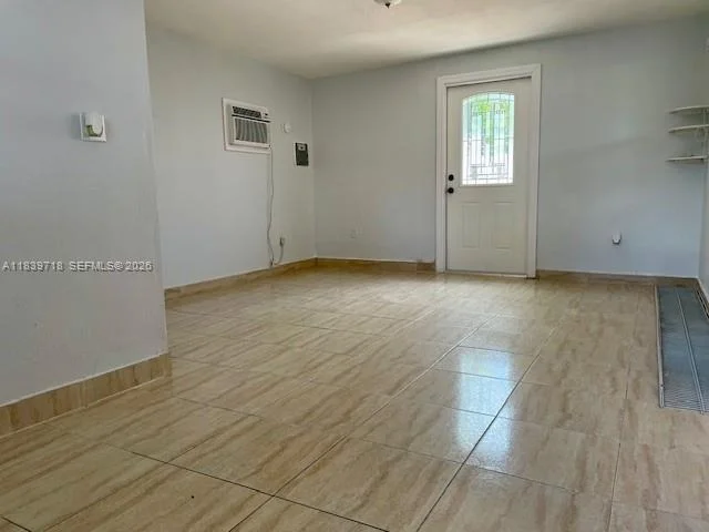 Photo of 330 W 40th Pl