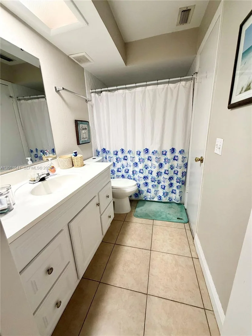 Photo of 143 VALLEY CIR