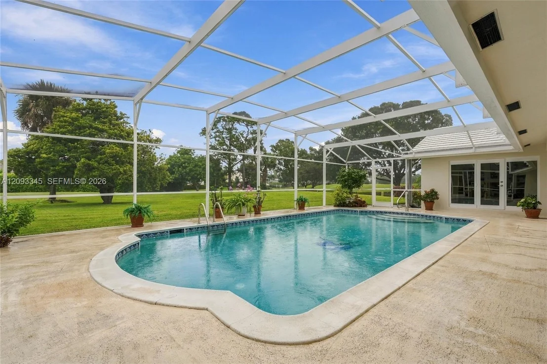 Photo of 444 Glenbrook Dr