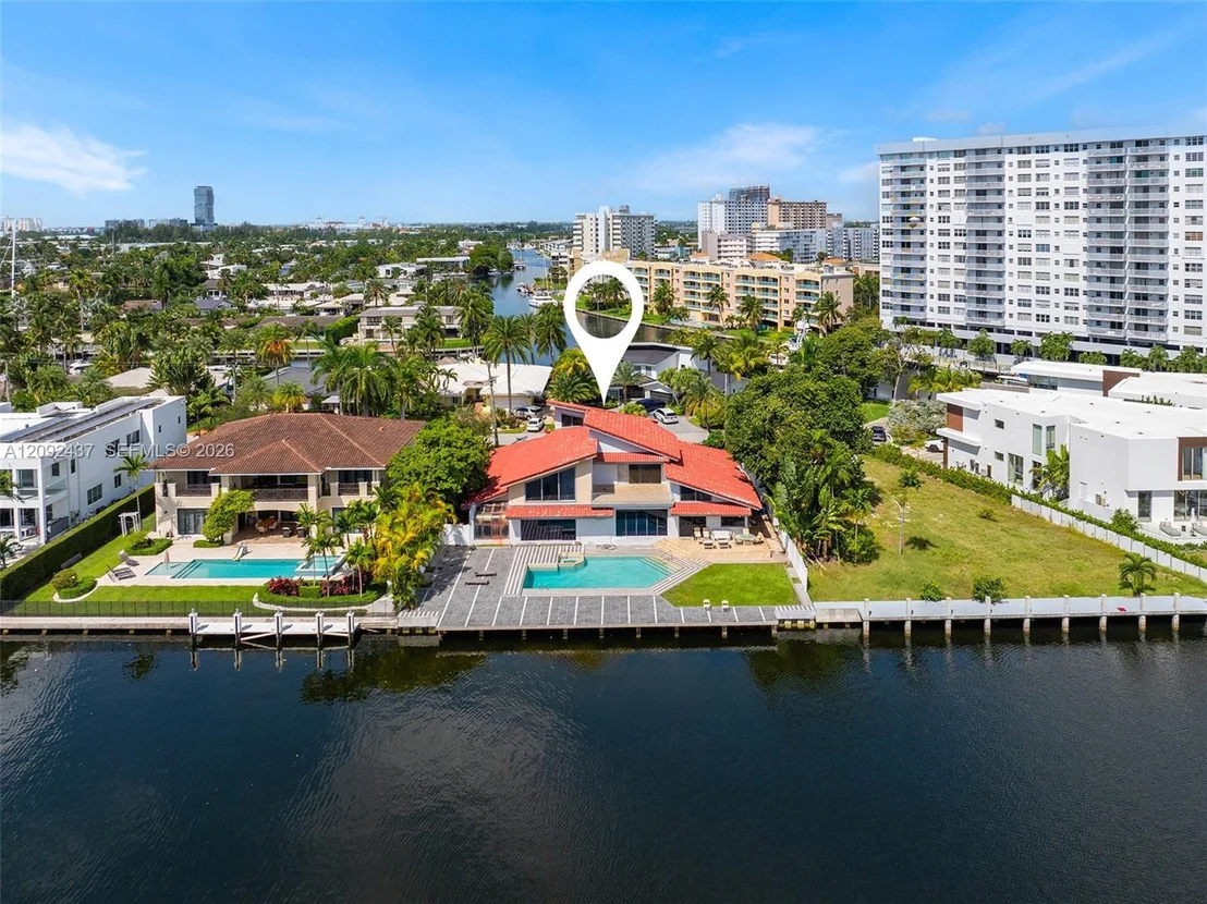 Photo of 507 Palm Dr