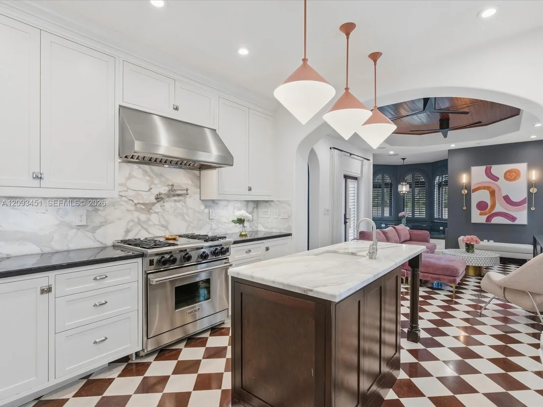 Photo of 421 Sarto Ave