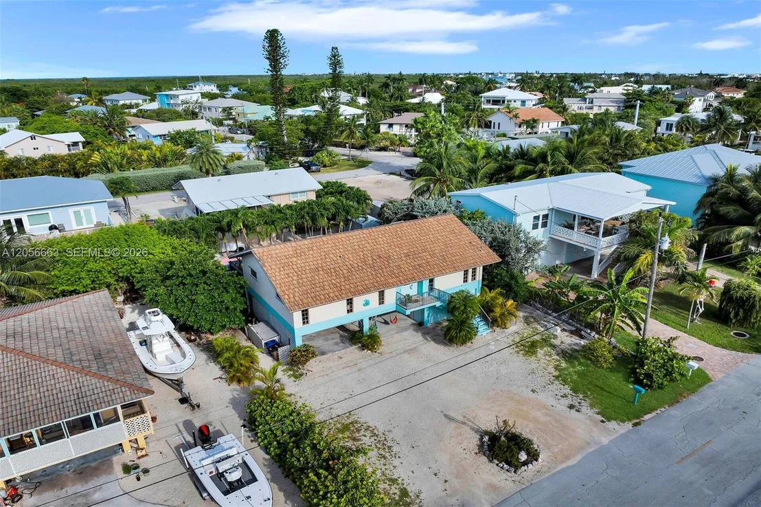 Photo of 422 Calle Limon