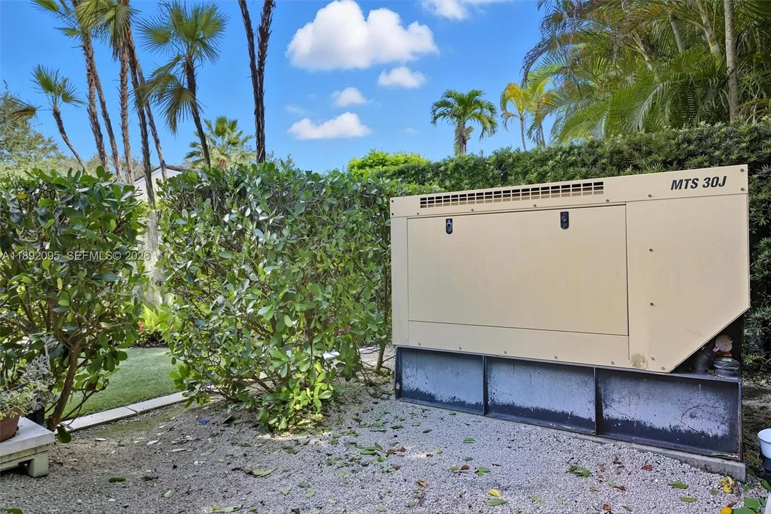 Photo of 5800 SW 99th Ter