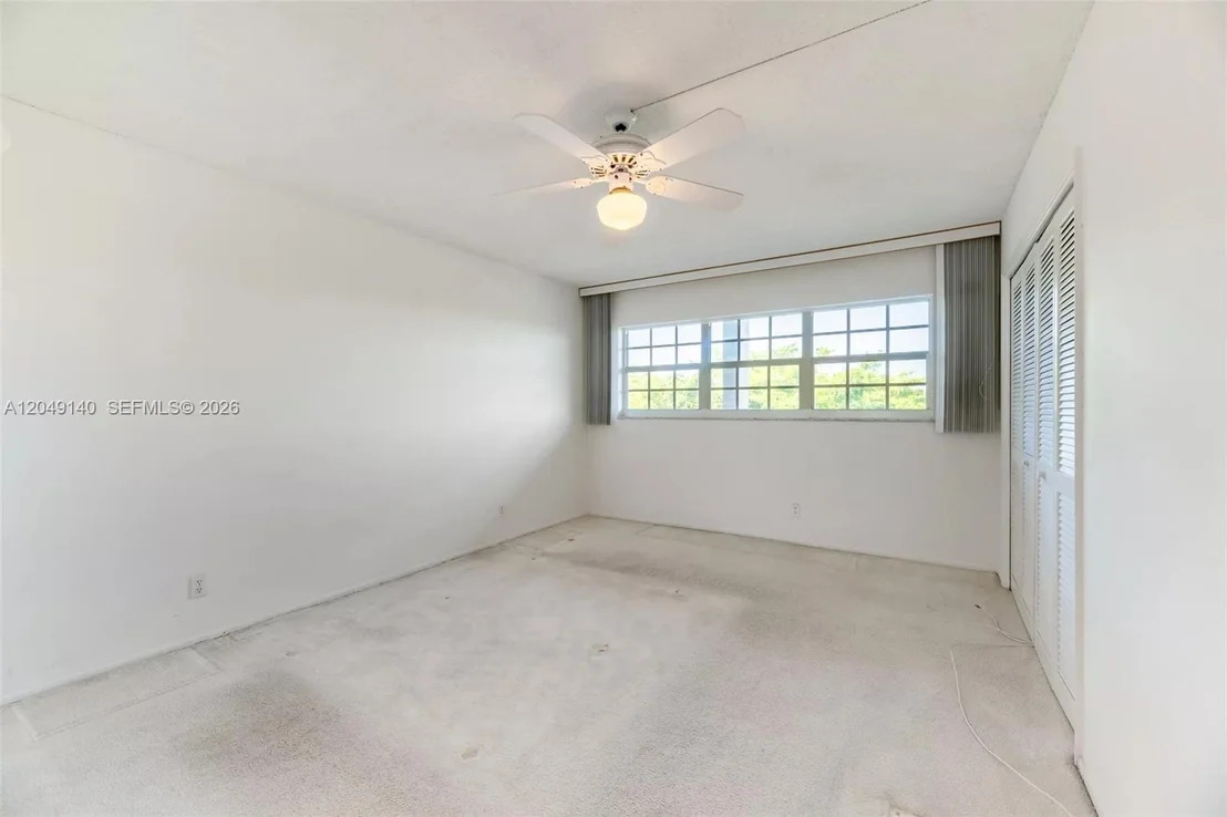 Photo of Unit 607 at 605 Oaks Dr