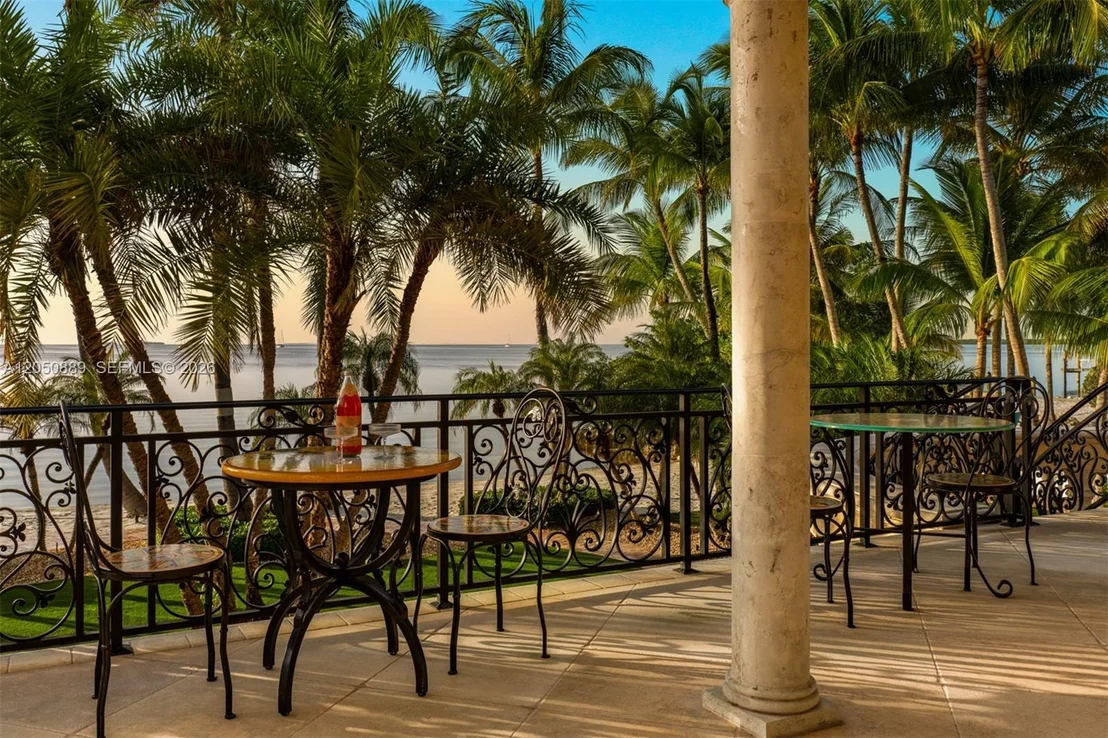 Photo of 75090 Overseas Highway