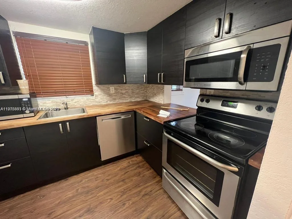 Photo of Unit 3209 at 