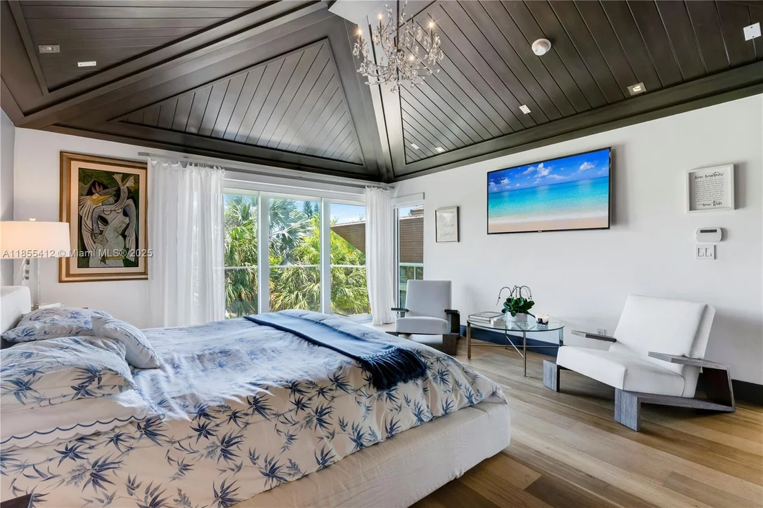 Photo of 545 SABAL PALM