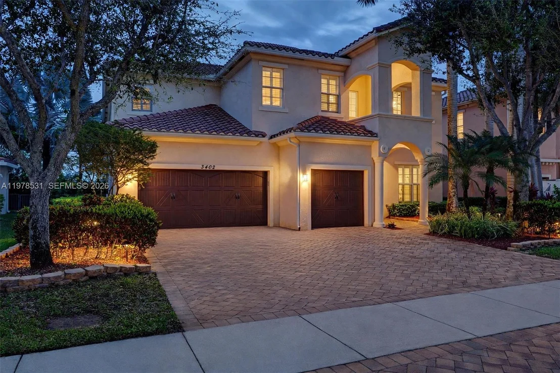 Photo of 3402 Vanderbilt Dr