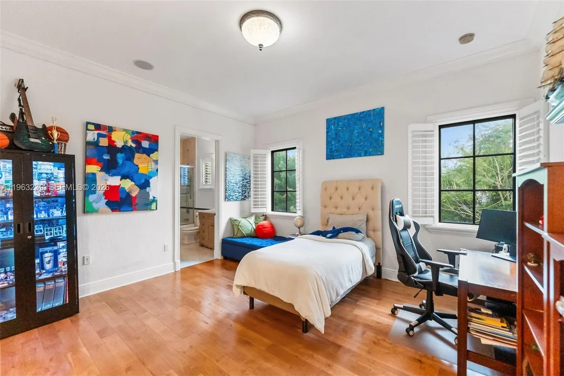 Photo of 11111 Killian Park Rd