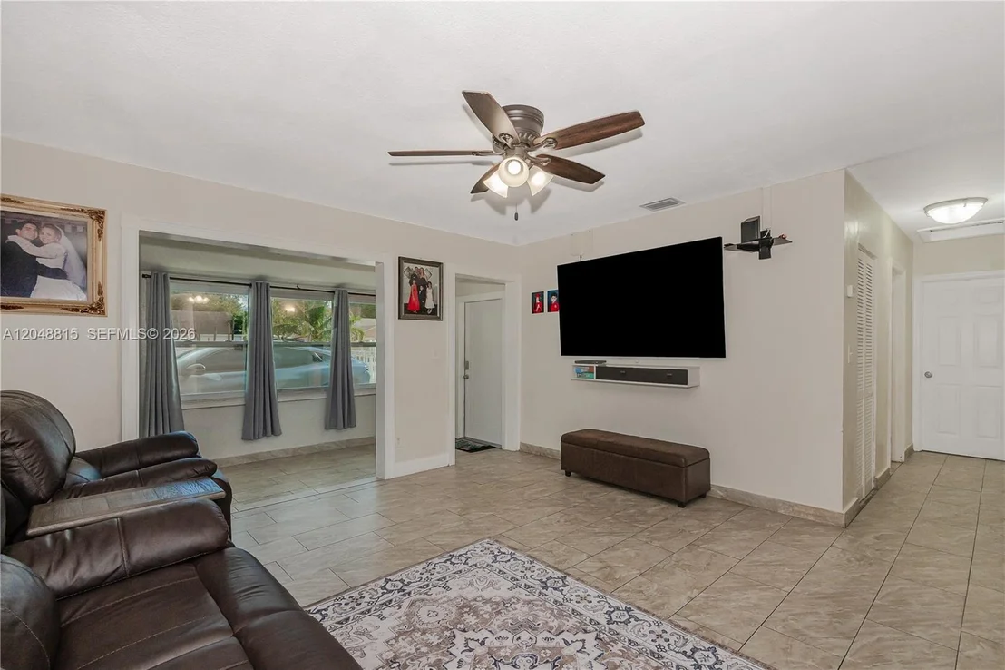 Photo of 750 NE 4th Pl