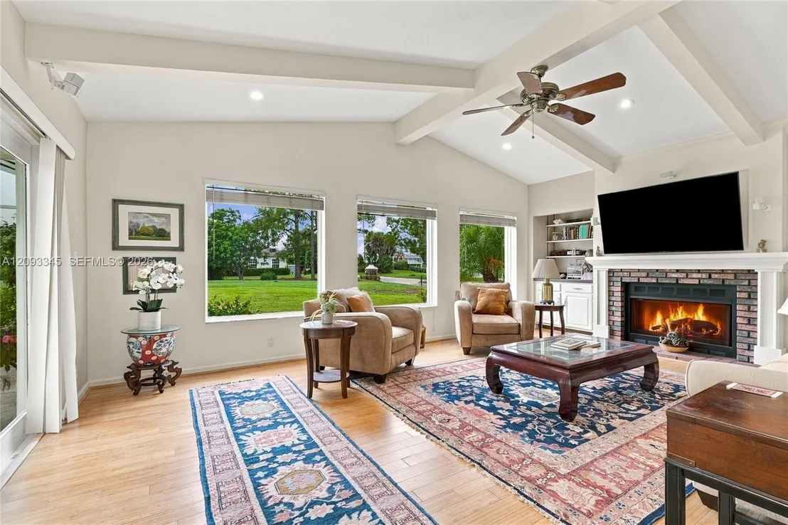Photo of 444 Glenbrook Dr