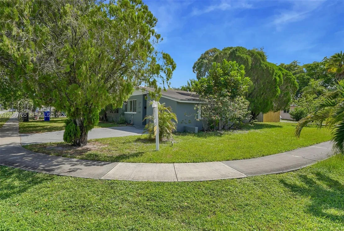 Photo of 201 N 68th Way