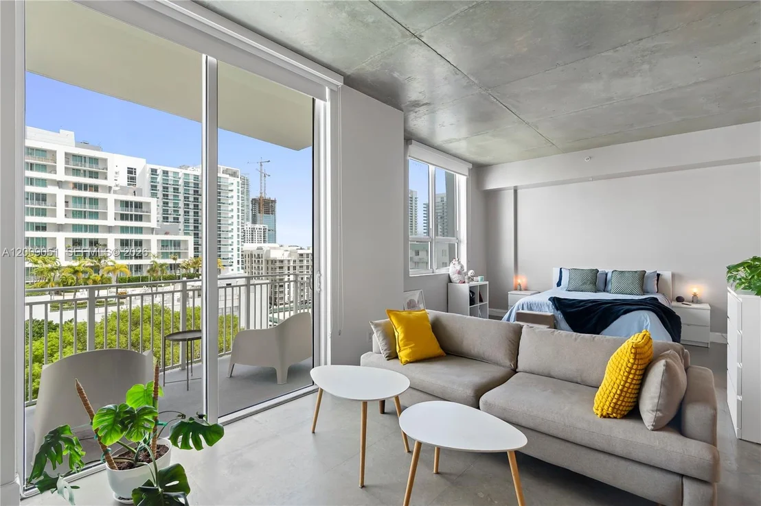 Photo of Unit 802 at 2275 Biscayne Blvd