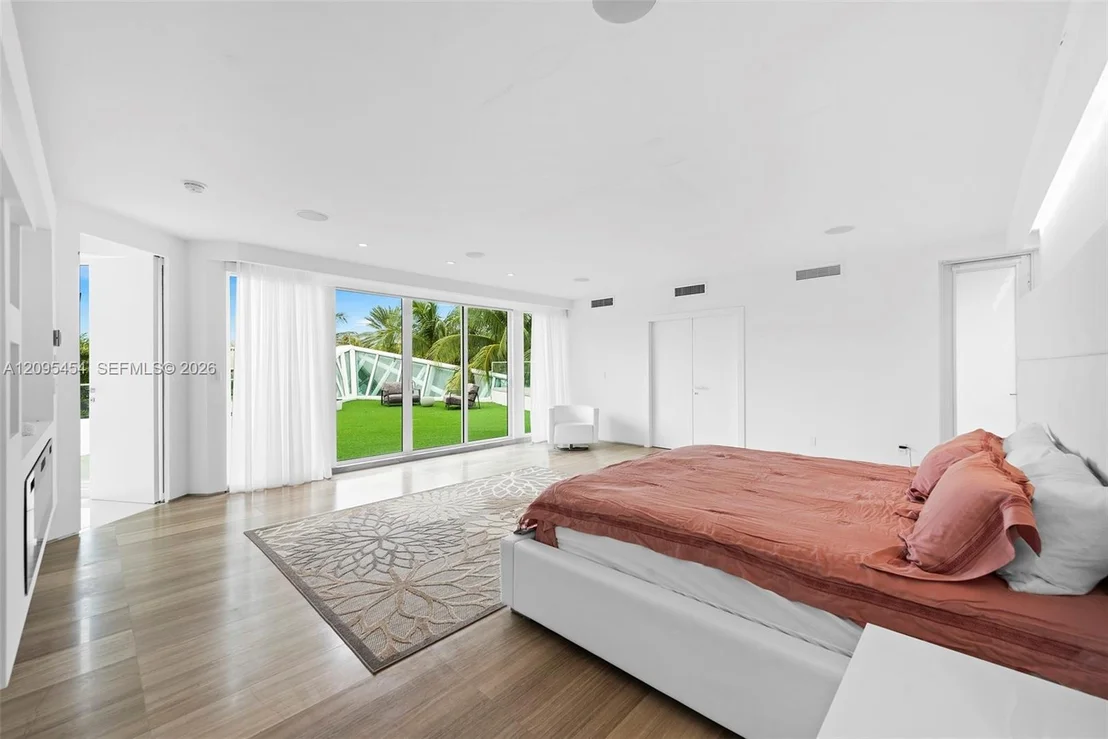 Photo of 480 Ocean Blvd