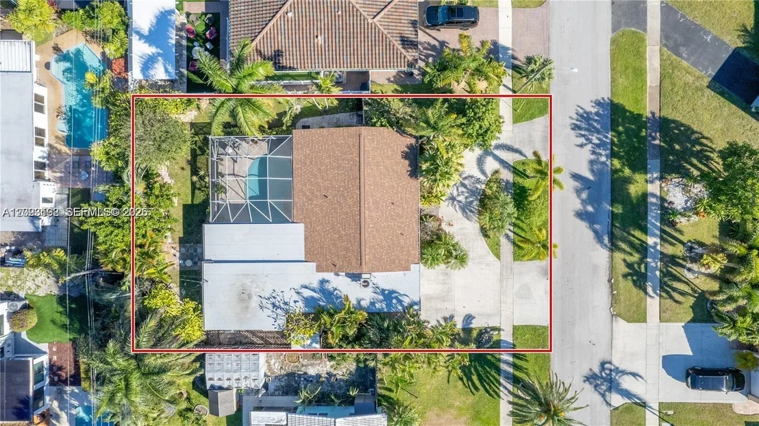 Photo of 809 SE 14th Dr