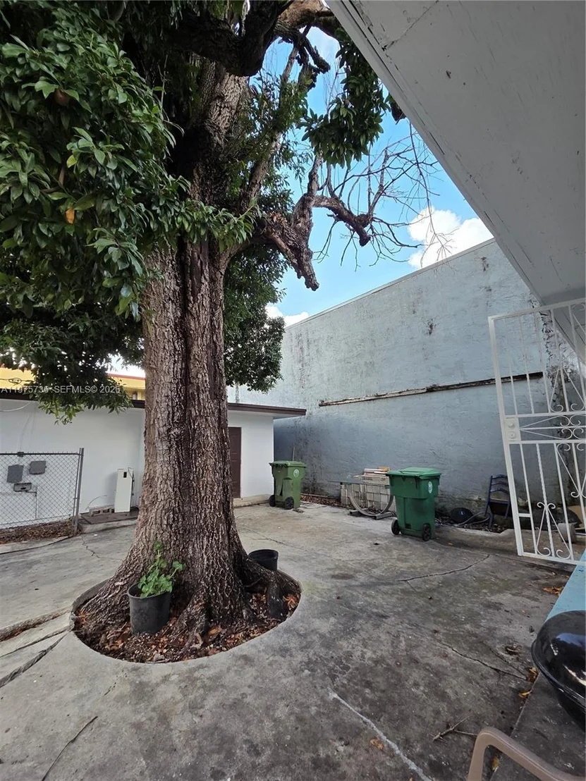 Photo of 2722 NW 23rd Ave