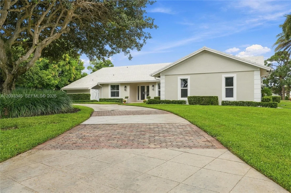 Photo of 444 Glenbrook Dr