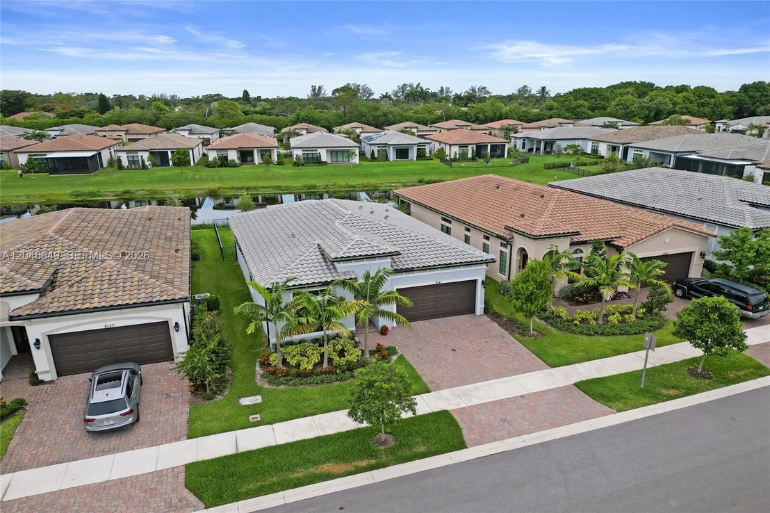 Photo of 8147 Juniper Dr