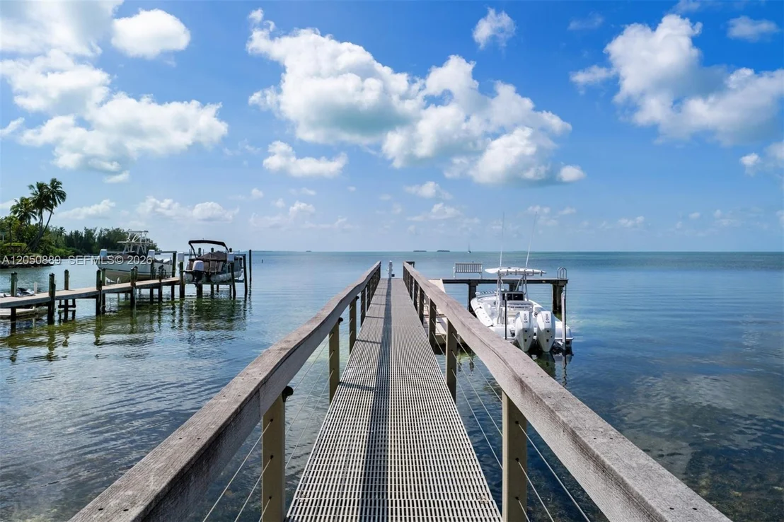 Photo of 75090 Overseas Highway