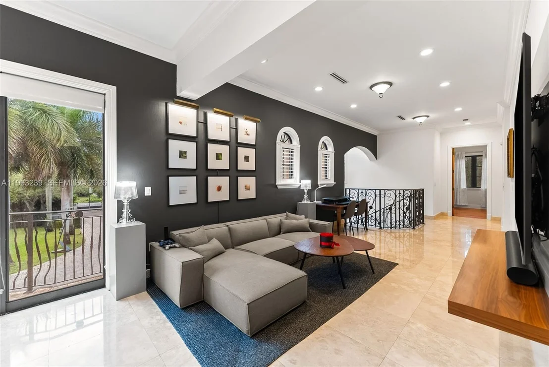 Photo of 11111 Killian Park Rd