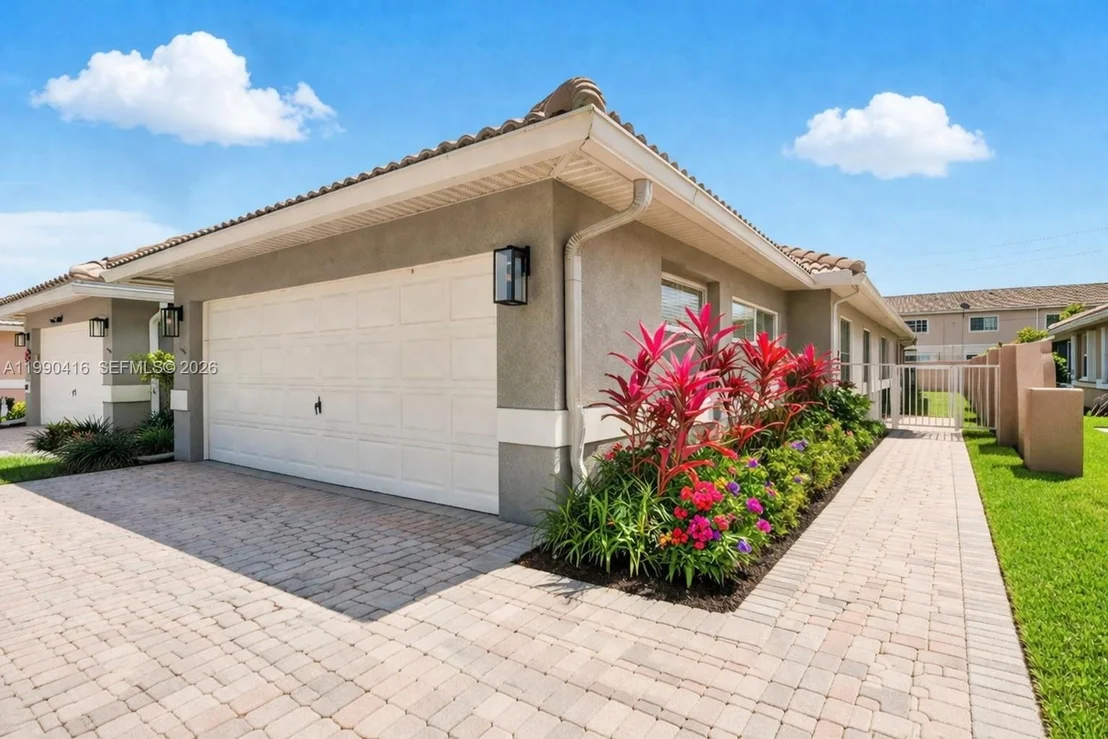Photo of 5477 Grande Palm Cir