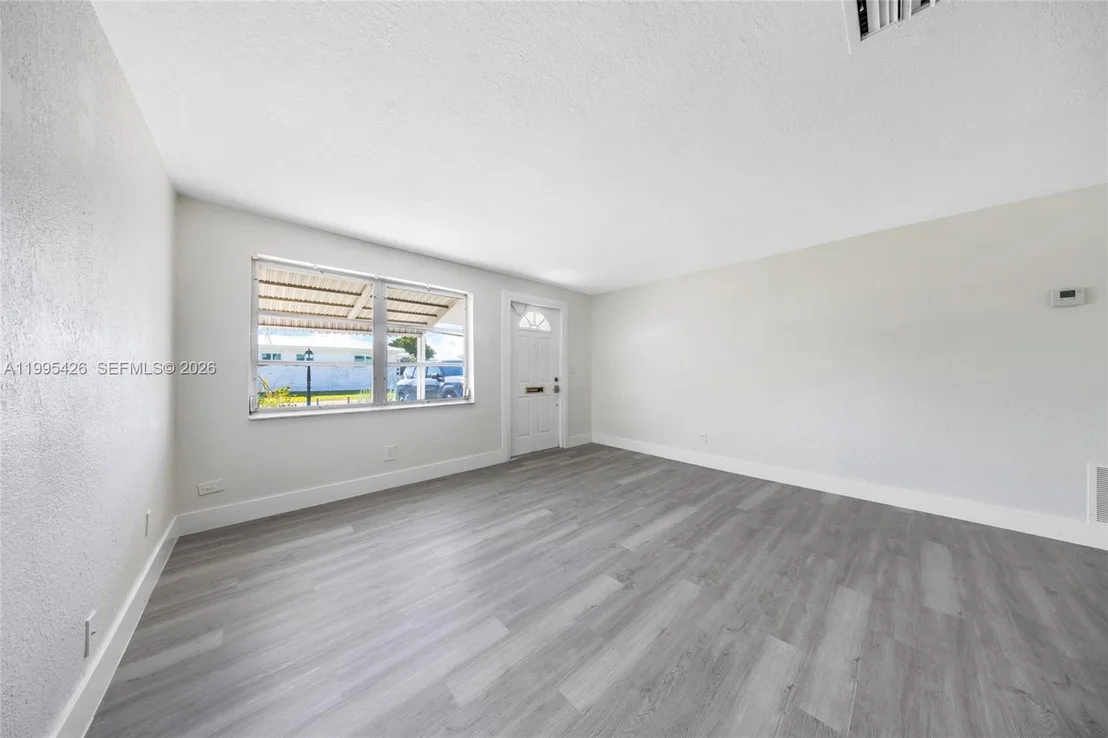 Photo of 2520 NW 2nd Dr