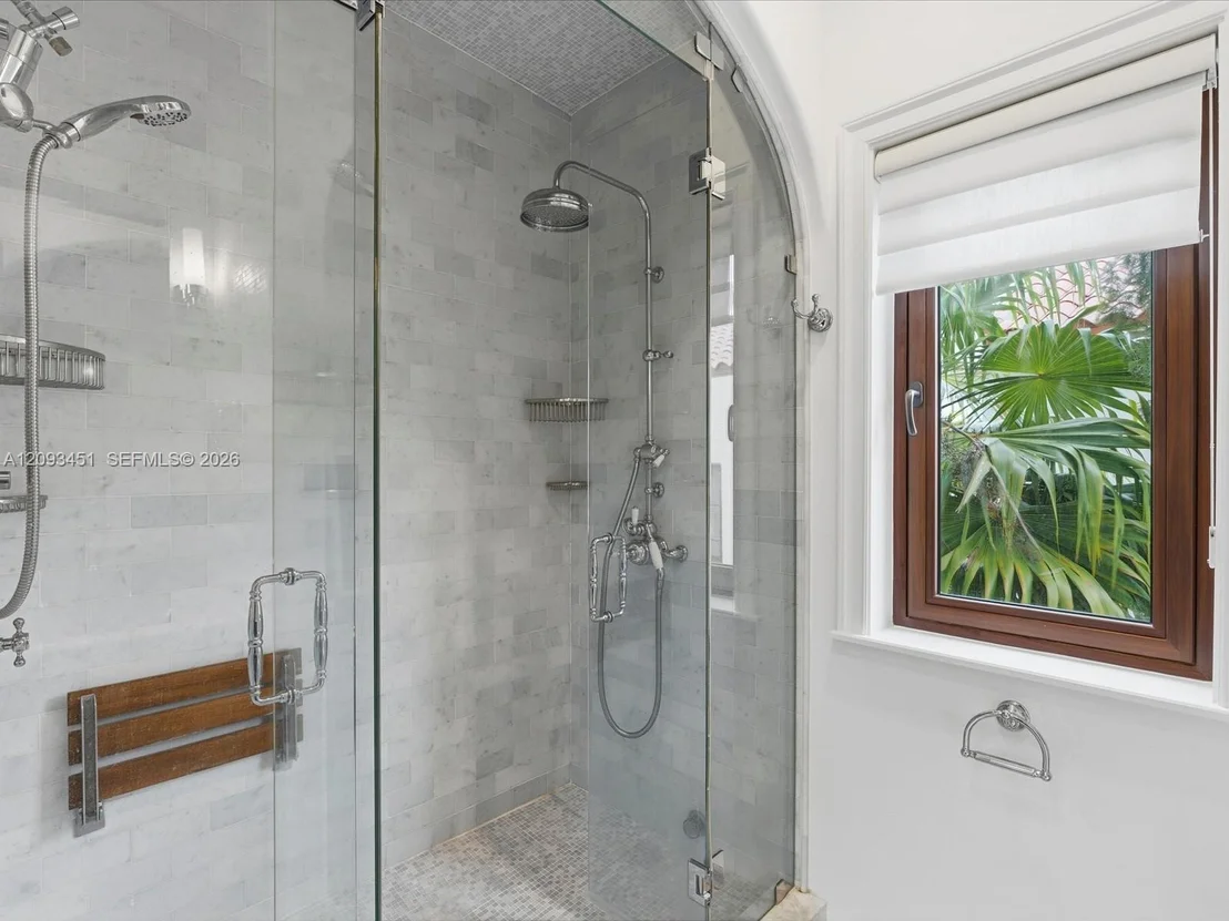 Photo of 421 Sarto Ave