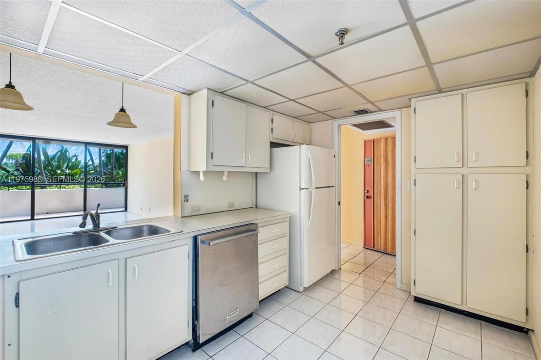 Photo of Unit 310 at 170 Ocean Lane Dr
