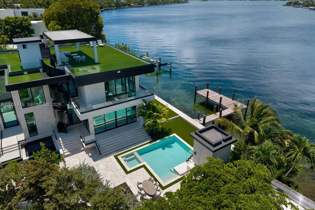 Photo of 1141 N Biscayne Point Rd