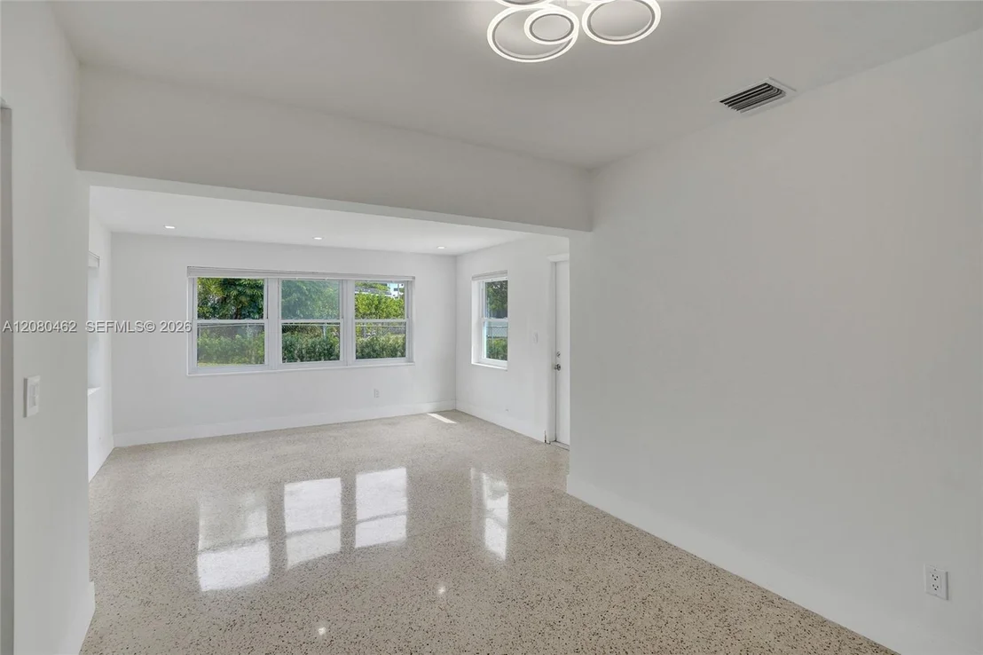 Photo of 2125 Alamanda Dr