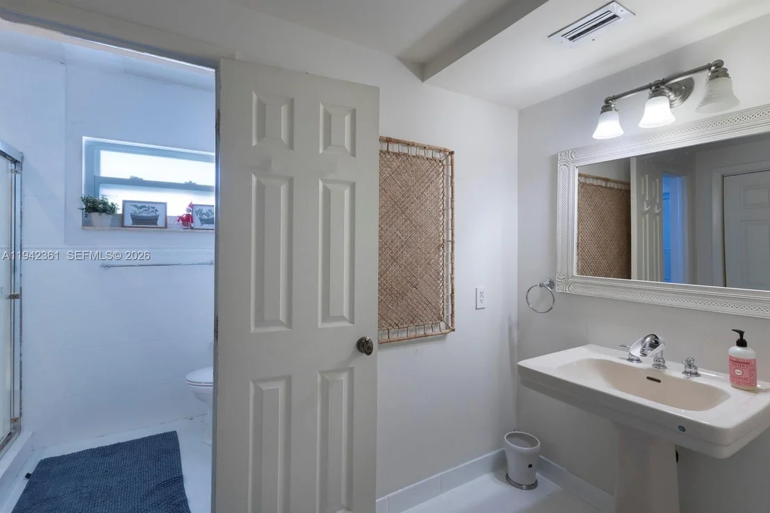 Photo of 360 SW 28th Rd