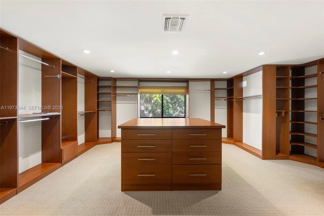 Photo of 501 Hibiscus Dr