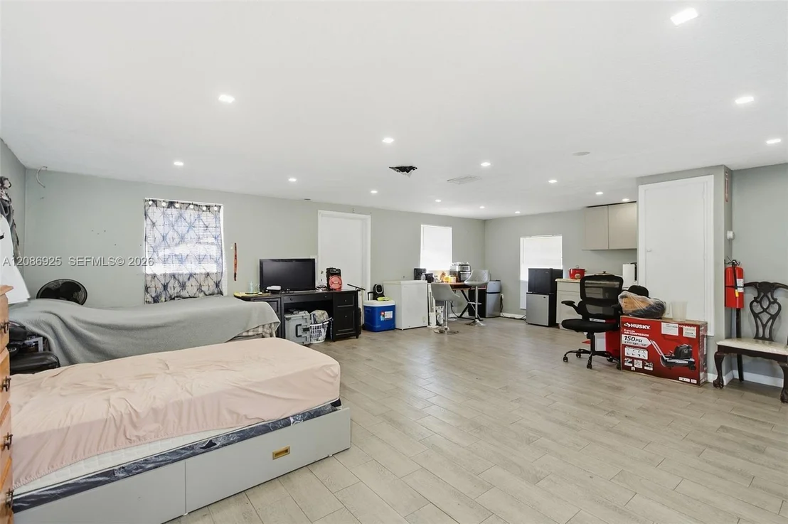 Photo of 600 RING RD