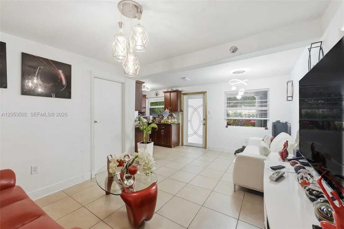 Photo of 419 SE 3rd St