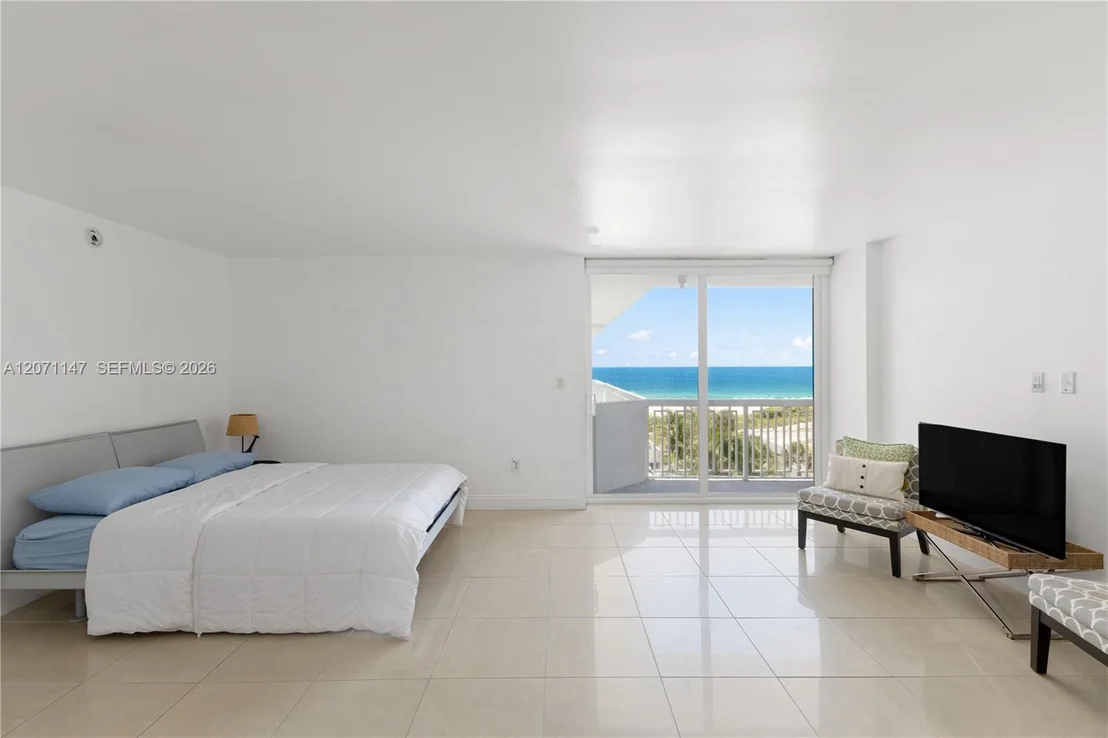 Photo of Unit 607 at 401 Ocean Dr