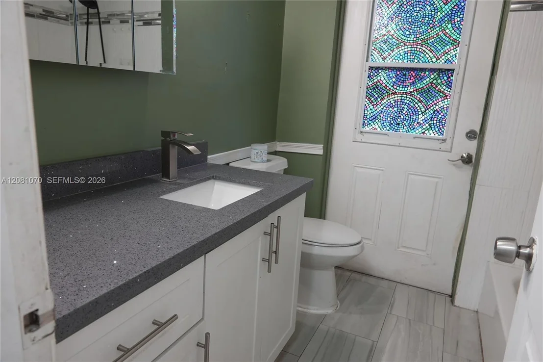 Photo of 2081 Utopia Dr